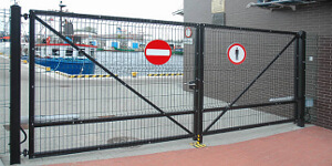 Ворота распашные для 2D и 3D ограждений в Екатеринбурге